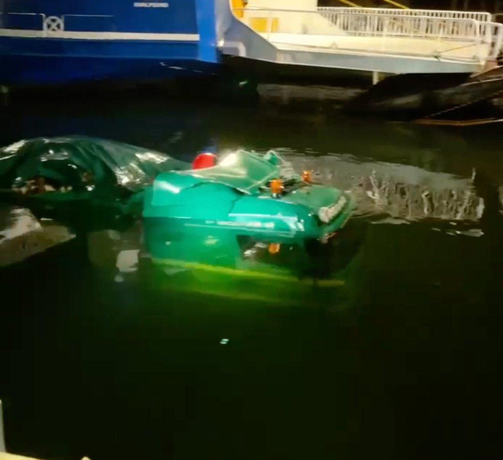 Bjærgning af lastbil i Hvalpsund